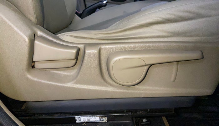 2022 Mahindra BOLERO NEO N10 R, Diesel, Manual, 62,993 km, Driver Side Adjustment Panel