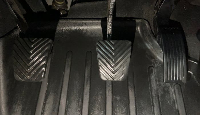 2020 Hyundai VENUE S+ 1.2, Petrol, Manual, 64,868 km, Pedals