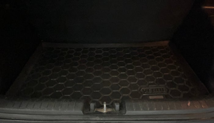 2020 Hyundai VENUE S+ 1.2, Petrol, Manual, 64,868 km, Boot Inside