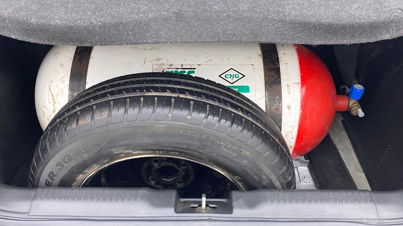 2018 Maruti Swift VXI D, CNG, Manual, 78,851 km, Boot Inside