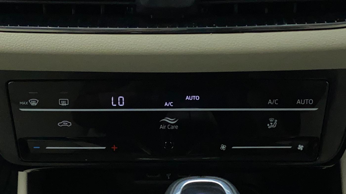2022 Skoda SLAVIA STYLE 1.5L TSI DSG, Petrol, Automatic, 8,413 km, Automatic Climate Control