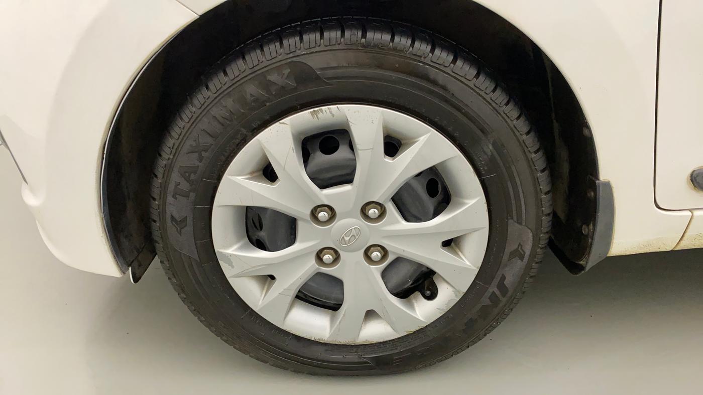 2016 Hyundai Grand i10 MAGNA AT 1.2 KAPPA VTVT, Petrol, Automatic, 48,285 km, Left Front Wheel
