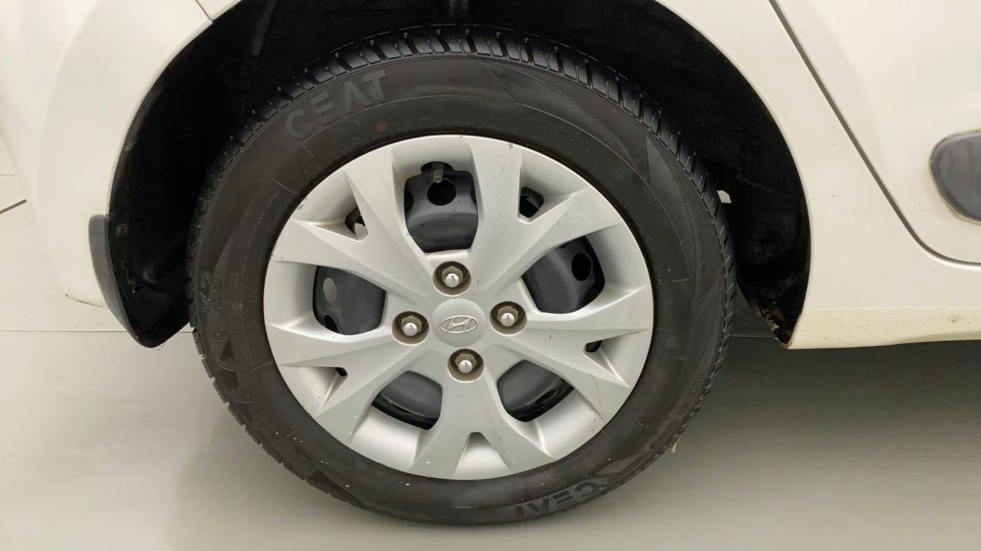 2016 Hyundai Grand i10 MAGNA AT 1.2 KAPPA VTVT, Petrol, Automatic, 48,285 km, Right Rear Wheel