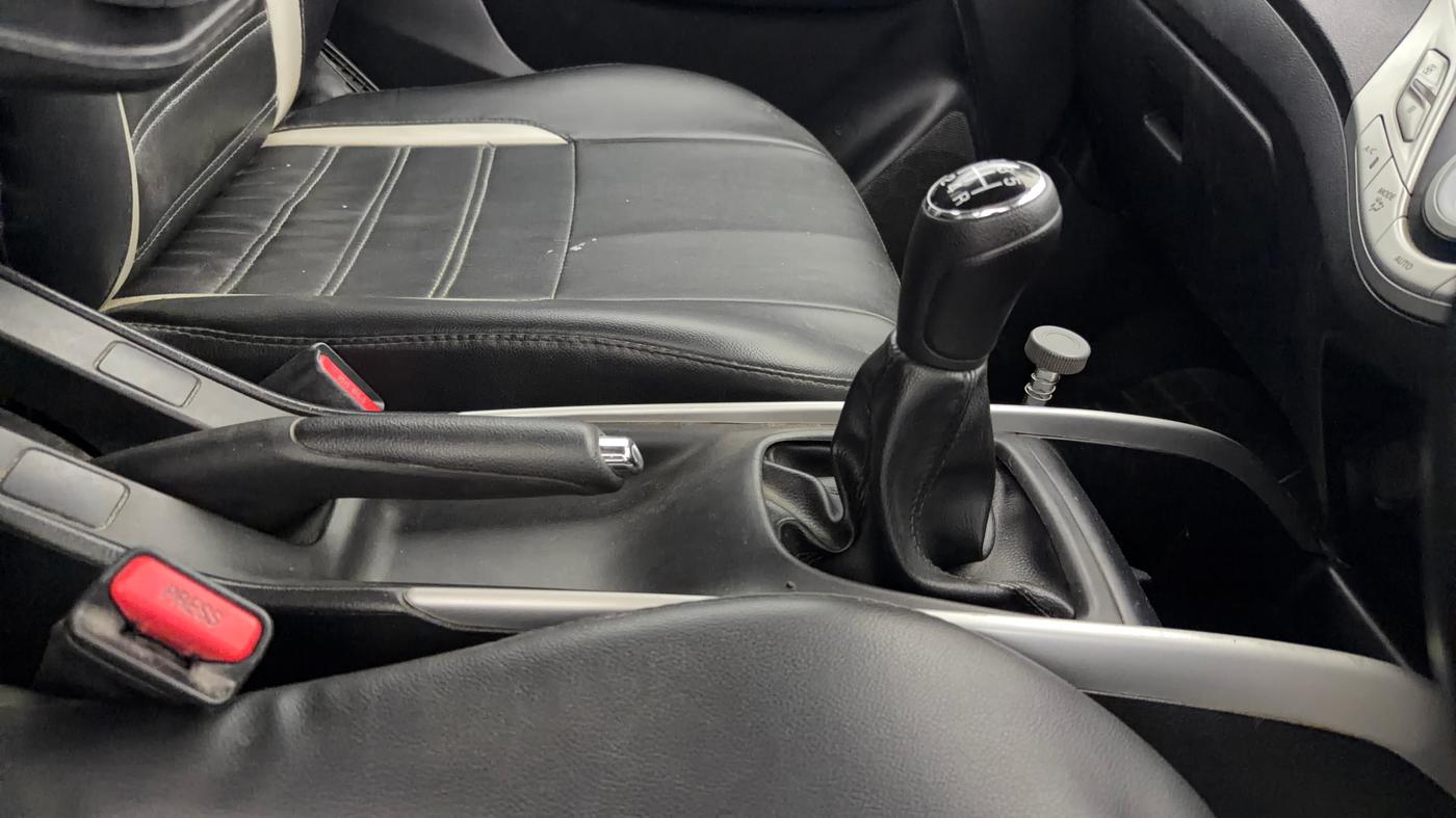 2016 Maruti Baleno DELTA PETROL 1.2, Petrol, Manual, 42,605 km, Gear Lever