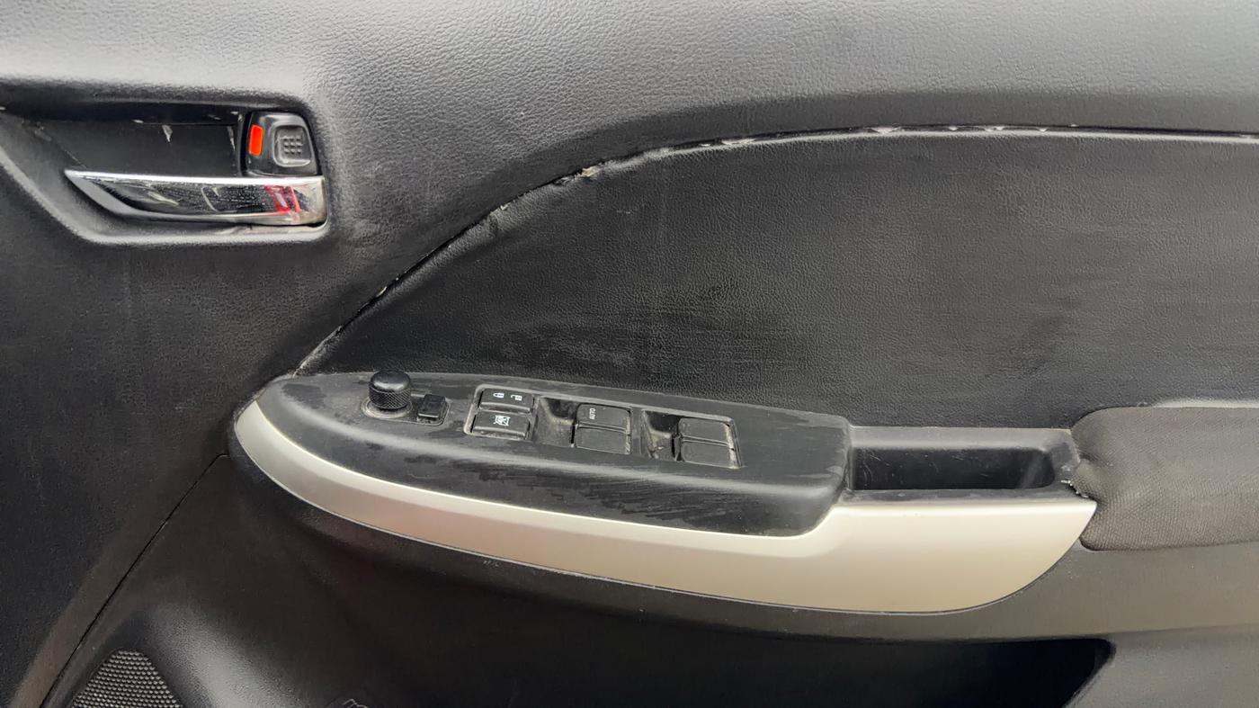 2016 Maruti Baleno DELTA PETROL 1.2, Petrol, Manual, 42,605 km, Driver Side Door Panels Control