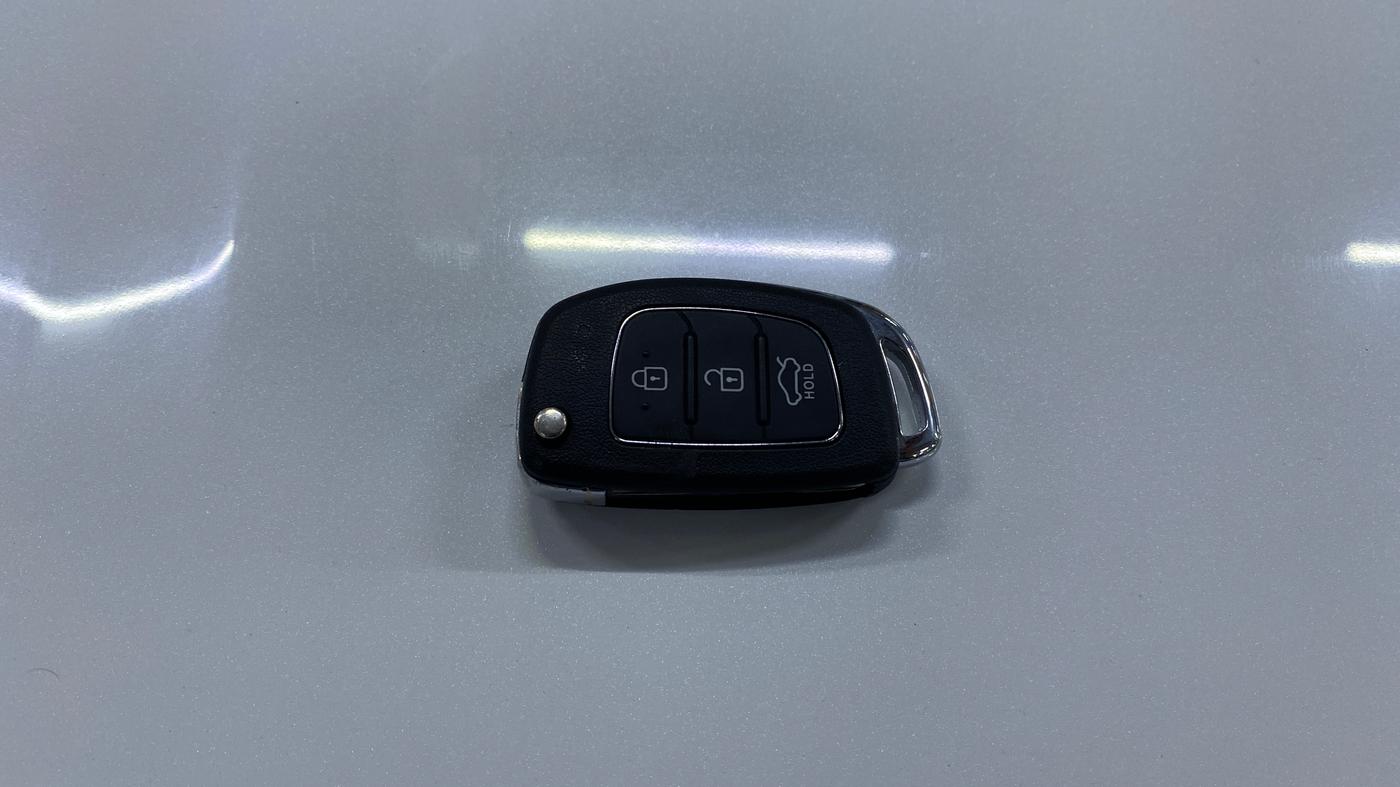 2014 Hyundai Xcent S (O) 1.2, Petrol, Manual, 79,559 km, Key Close Up