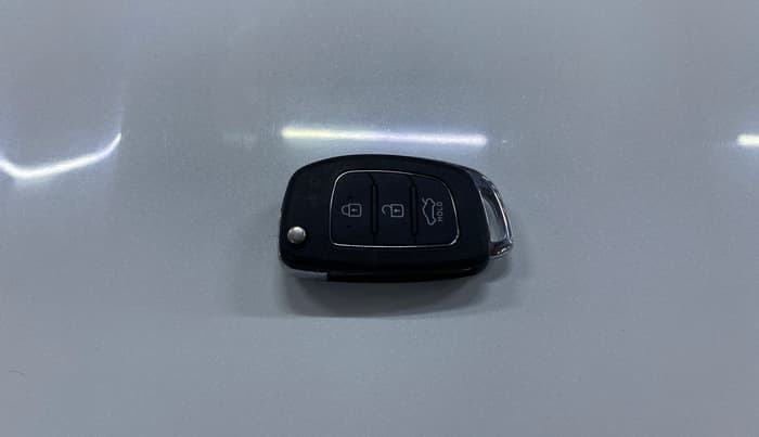 2014 Hyundai Xcent S (O) 1.2, Petrol, Manual, 79,559 km, Key Close Up