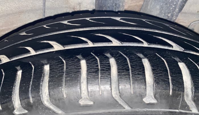 2014 Hyundai Xcent S (O) 1.2, Petrol, Manual, 79,559 km, Left Rear Tyre Tread