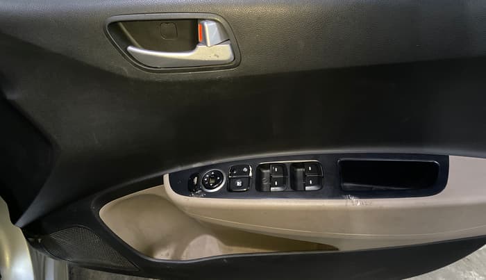 2014 Hyundai Xcent S (O) 1.2, Petrol, Manual, 79,559 km, Driver Side Door Panels Control