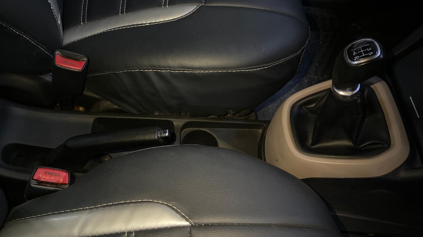 2014 Hyundai Xcent S (O) 1.2, Petrol, Manual, 79,559 km, Gear Lever
