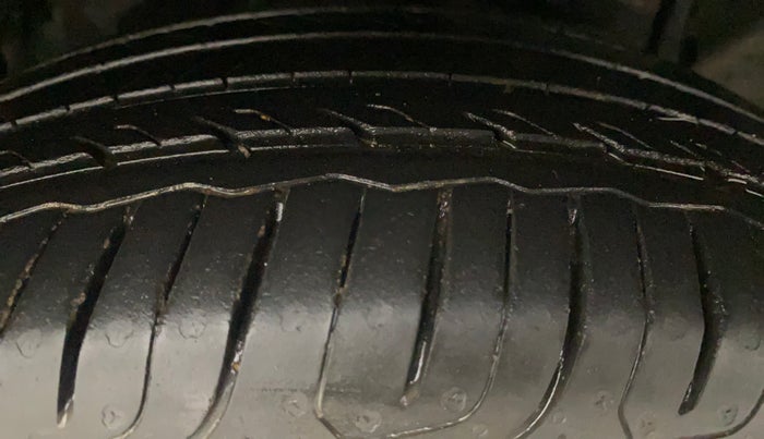 2015 Ford Ecosport TREND+ 1.0L ECOBOOST, Petrol, Manual, 94,143 km, Right Front Tyre Tread