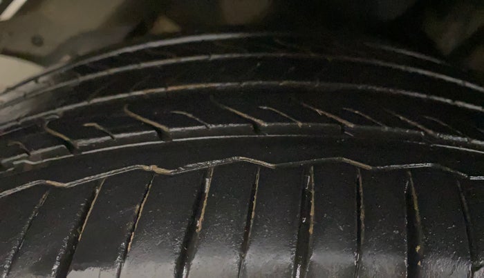 2015 Ford Ecosport TREND+ 1.0L ECOBOOST, Petrol, Manual, 94,143 km, Left Front Tyre Tread