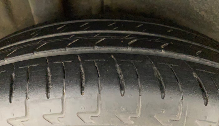 2017 Maruti IGNIS DELTA 1.2 AMT, Petrol, Automatic, 45,236 km, Right Rear Tyre Tread