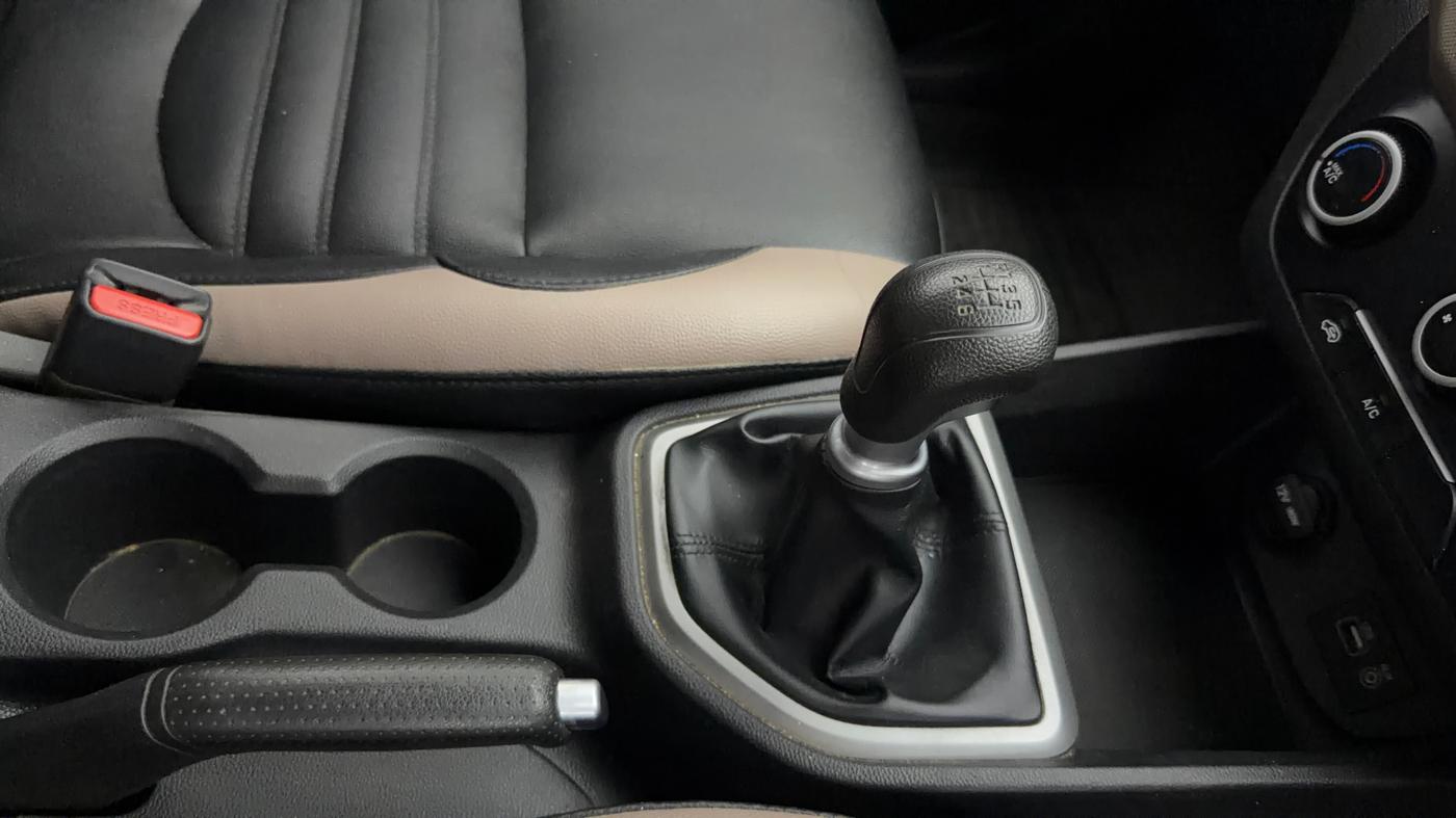 2017 Hyundai Creta E PLUS 1.6 PETROL, Petrol, Manual, 35,875 km, Gear Lever