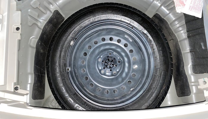 2024 Mahindra XUV300 W8 1.2 PETROL, Petrol, Manual, 1,084 km, Spare Tyre