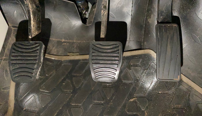 2024 Mahindra XUV300 W8 1.2 PETROL, Petrol, Manual, 1,084 km, Pedals