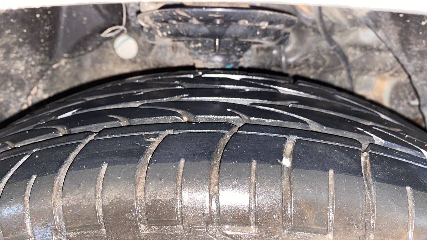 2024 Mahindra XUV300 W8 1.2 PETROL, Petrol, Manual, 1,084 km, Right Front Tyre Tread