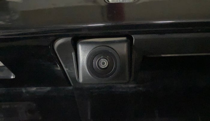 2024 Mahindra XUV300 W8 1.2 PETROL, Petrol, Manual, 1,084 km, Parking Camera