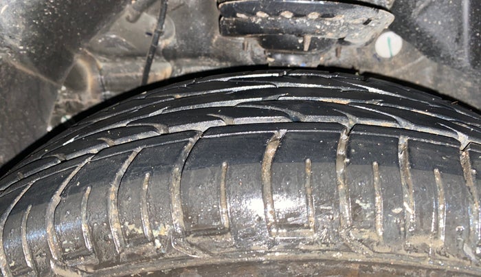 2024 Mahindra XUV300 W8 1.2 PETROL, Petrol, Manual, 1,084 km, Left Front Tyre Tread