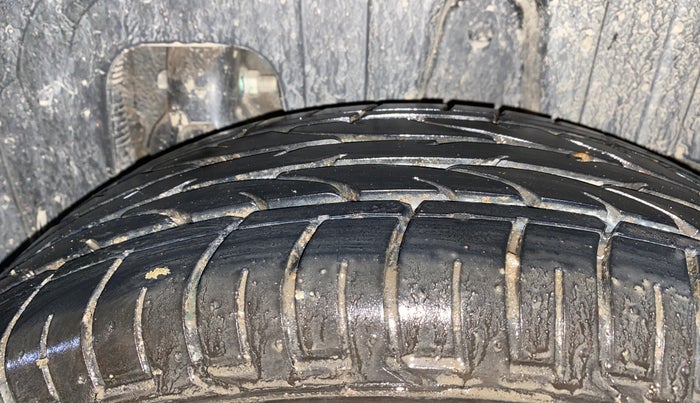 2024 Mahindra XUV300 W8 1.2 PETROL, Petrol, Manual, 1,084 km, Left Rear Tyre Tread