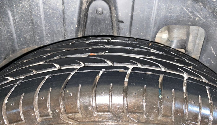 2024 Mahindra XUV300 W8 1.2 PETROL, Petrol, Manual, 1,084 km, Right Rear Tyre Tread