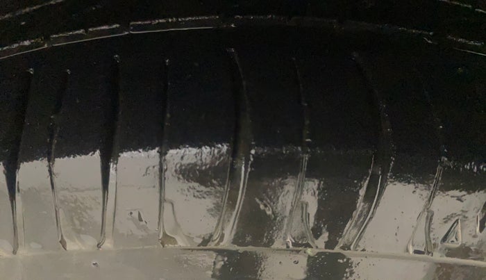 2014 Hyundai Xcent S 1.1 CRDI (O), Diesel, Manual, 1,08,453 km, Right Front Tyre Tread