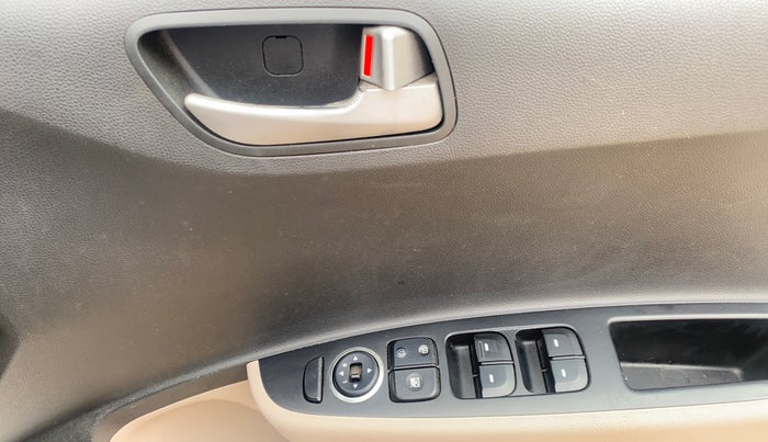 2014 Hyundai Xcent S 1.1 CRDI (O), Diesel, Manual, 1,08,453 km, Driver Side Door Panels Control