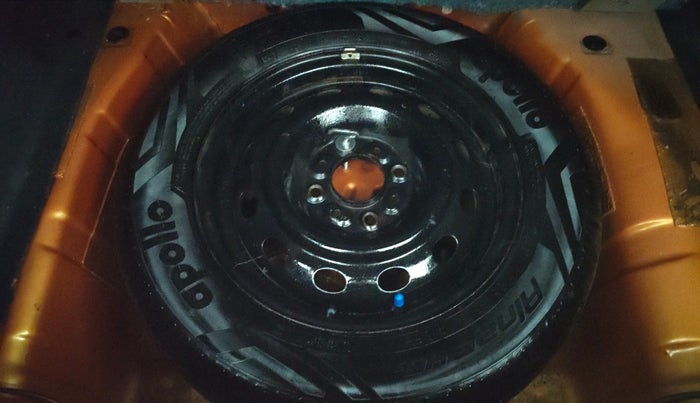 2016 Tata Tiago XT PETROL, Petrol, Manual, 1,09,669 km, Spare Tyre