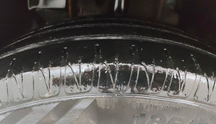 2016 Tata Tiago XT PETROL, Petrol, Manual, 1,09,669 km, Left Front Tyre Tread