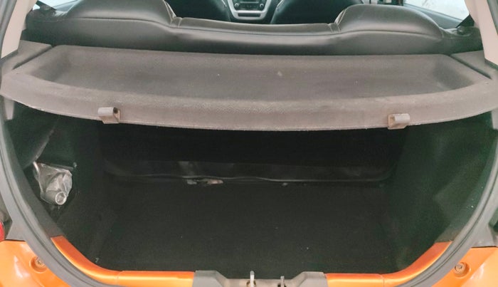 2016 Tata Tiago XT PETROL, Petrol, Manual, 1,09,669 km, Boot Inside