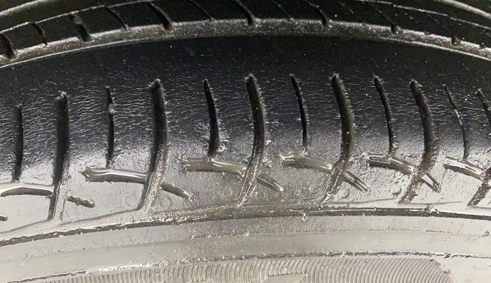 2018 Maruti Baleno DELTA PETROL 1.2, Petrol, Manual, 77,207 km, Right Rear Tyre Tread