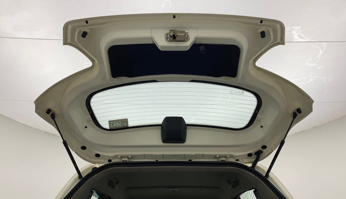 2016 Mahindra Kuv100 K8 6 STR, Petrol, Manual, 52,220 km, Boot Door Open