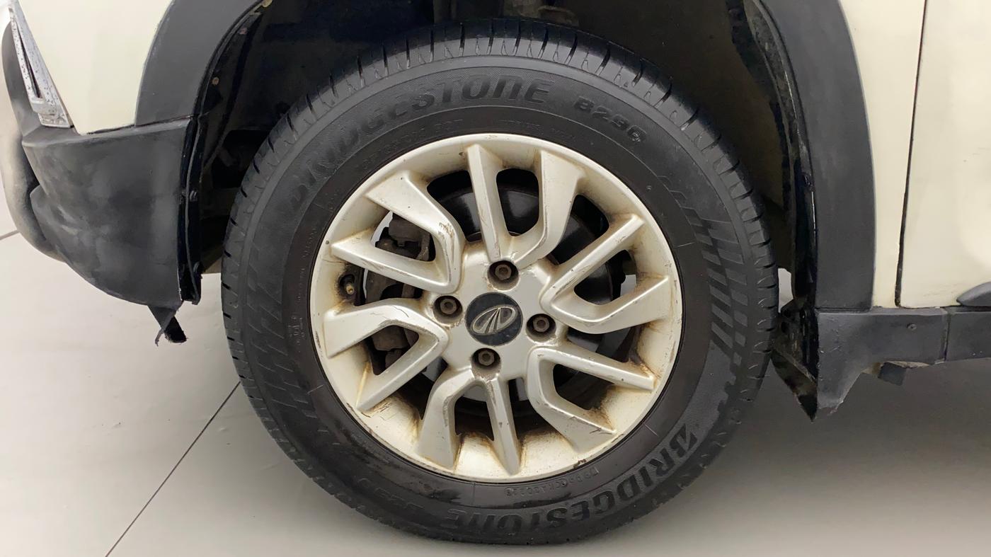 2016 Mahindra Kuv100 K8 6 STR, Petrol, Manual, 52,220 km, Left Front Wheel