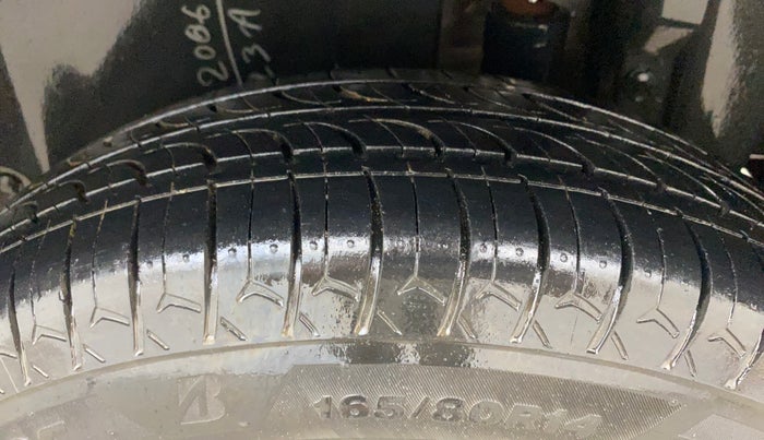 2013 Maruti Swift VXI, Petrol, Manual, 63,412 km, Left Rear Tyre Tread