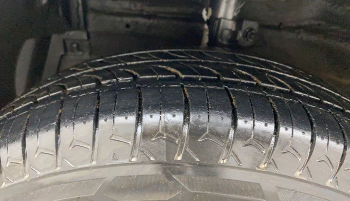 2013 Maruti Swift VXI, Petrol, Manual, 63,412 km, Left Front Tyre Tread