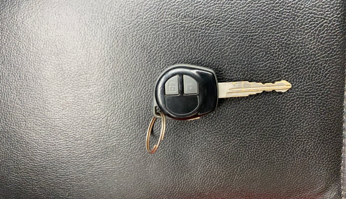 2013 Maruti Swift VXI, Petrol, Manual, 63,412 km, Key Close Up