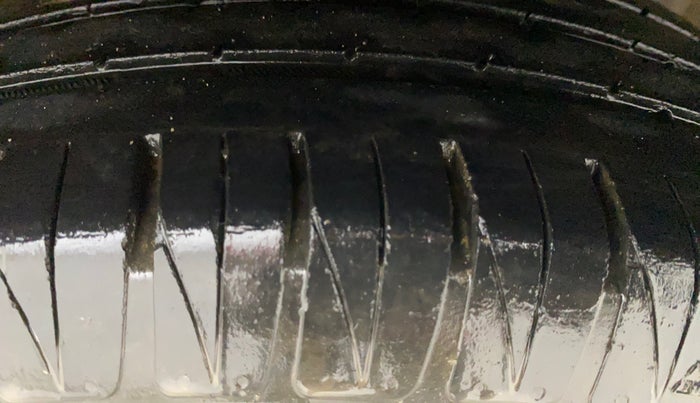 2020 KIA SONET HTK PLUS 1.2, Petrol, Manual, 40,878 km, Left Rear Tyre Tread