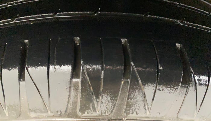 2020 KIA SONET HTK PLUS 1.2, Petrol, Manual, 40,878 km, Right Rear Tyre Tread