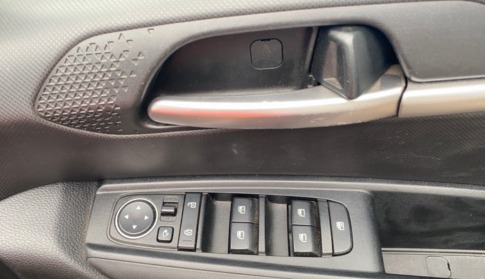 2020 KIA SONET HTK PLUS 1.2, Petrol, Manual, 40,878 km, Driver Side Door Panels Control