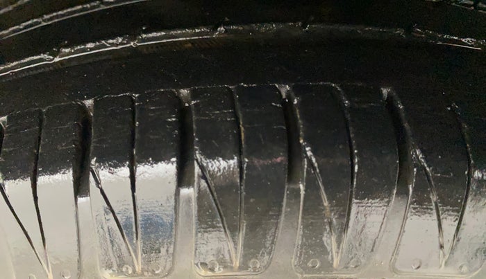 2020 KIA SONET HTK PLUS 1.2, Petrol, Manual, 40,878 km, Right Front Tyre Tread