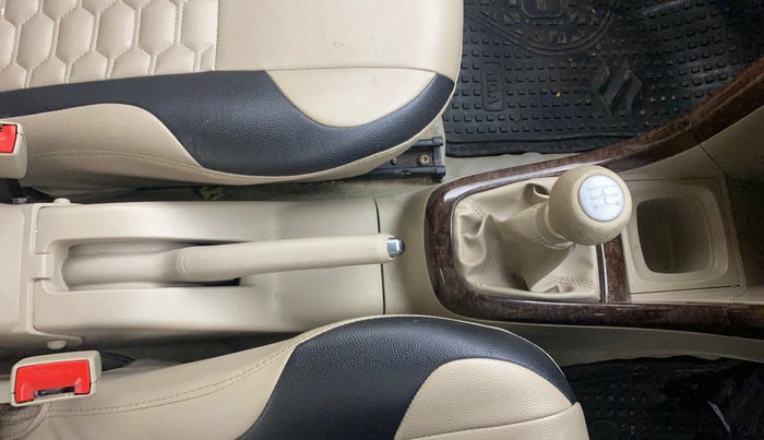 2017 Maruti Swift Dzire VXI, Petrol, Manual, 74,134 km, Gear Lever