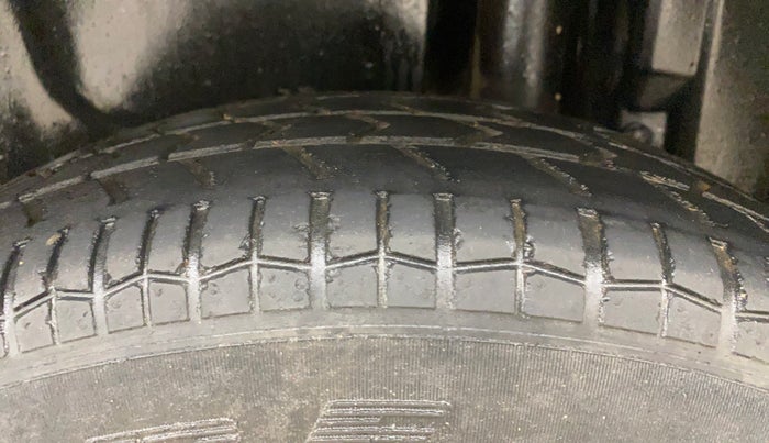 2017 Maruti Swift Dzire VXI, Petrol, Manual, 74,134 km, Left Rear Tyre Tread