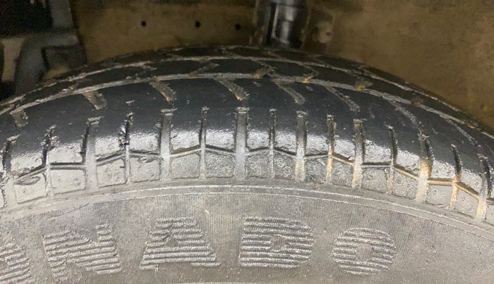 2017 Maruti Swift Dzire VXI, Petrol, Manual, 74,134 km, Left Front Tyre Tread