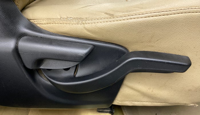 2017 Honda BR-V 1.5 i-VTEC V CVT, Petrol, Automatic, 98,867 km, Driver Side Adjustment Panel