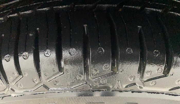 2012 Hyundai i10 ASTA 1.2 AT SUNROOF, Petrol, Automatic, 23,853 km, Left Front Tyre Tread