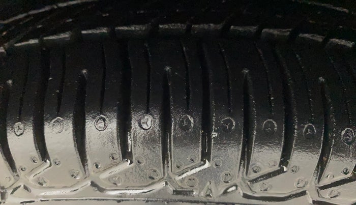 2012 Hyundai i10 ASTA 1.2 AT SUNROOF, Petrol, Automatic, 23,853 km, Right Front Tyre Tread