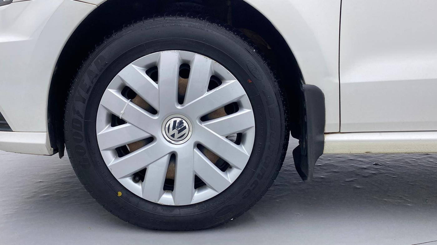 2016 Volkswagen Ameo COMFORTLINE 1.5, Diesel, Manual, 64,343 km, Left Front Wheel