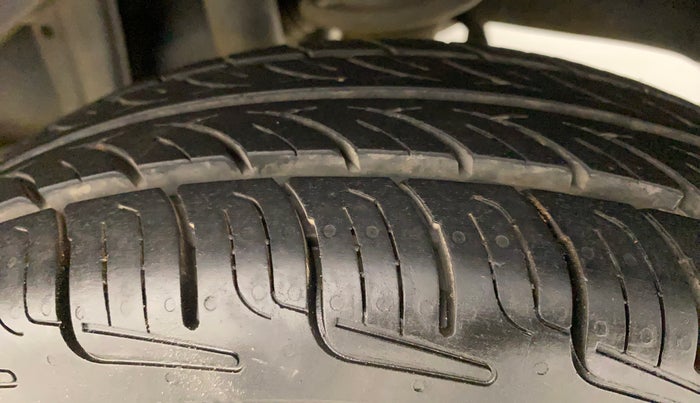 2013 Maruti Alto 800 LXI, Petrol, Manual, 53,282 km, Left Rear Tyre Tread