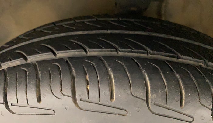 2013 Maruti Alto 800 LXI, Petrol, Manual, 53,282 km, Left Front Tyre Tread
