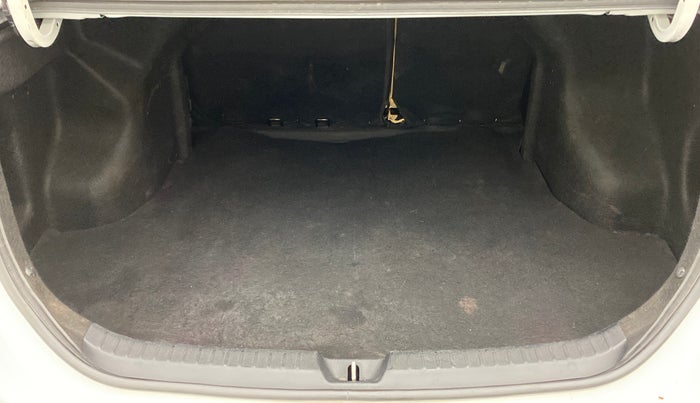 2018 Toyota YARIS G CVT, Petrol, Automatic, 33,425 km, Boot Inside